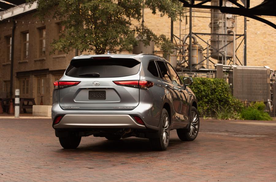  Toyota Highlander Platinum AWD 2019 года  (NA) (фото 16 из 41)